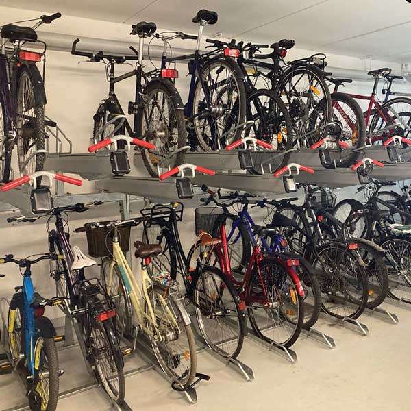 Cykelparkering til ethvert behov | Pladsbesparende cykelparkering | FalcoLevel Premium+, cykelparkering i 2 etager | image #3 |  FalcoLevel-Premium+-cykelparkering-i-2-etager