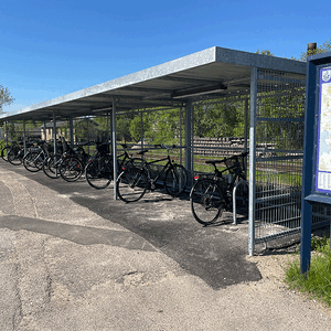 Kvistgård Station med ny cykelparkeringsløsning