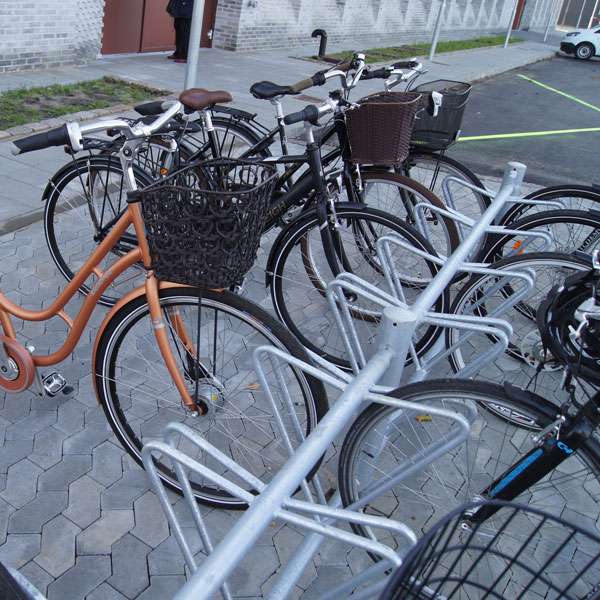 Cykelparkering til ethvert behov | Cykelstativer til skråparkering | Falco-DK dobbeltsidet cykelstativ | image #3 |  