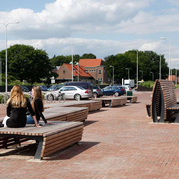 Gademøbler | Modulopbyggede bænke | Tapis du Bois bænk | image #3 |  