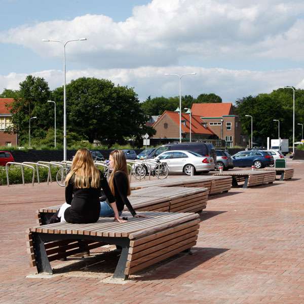 Gademøbler | Bænke | Tapis du Bois siddeelement | image #2 |  gademobler-og-parkmobler/modulopbyggede-baenke/tapis-du-bois-siddeelement/