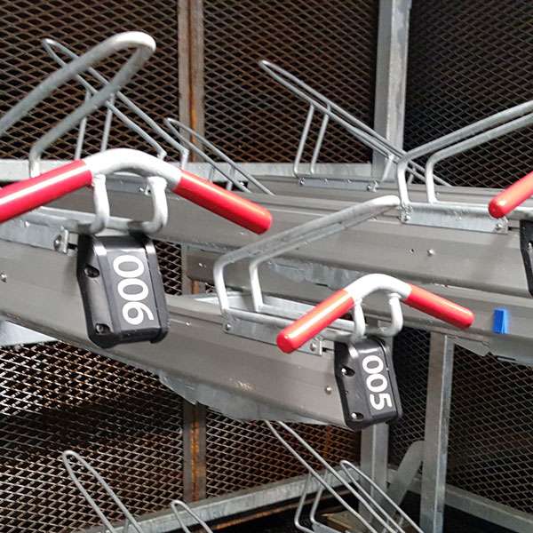 Cykelparkering til ethvert behov | Pladsbesparende cykelparkering | FalcoLevel Premium+, cykelparkering i 2 etager| FalcoLevel-Premium+-cykelparkering-i-2-etager Cykelparkering til ethvert behov | Pladsbesparende cykelparkering | FalcoLevel Premium+, cykelparkering i 2 etager | image #8 | FalcoLevel-Premium+-cykelparkering-i-2-etager