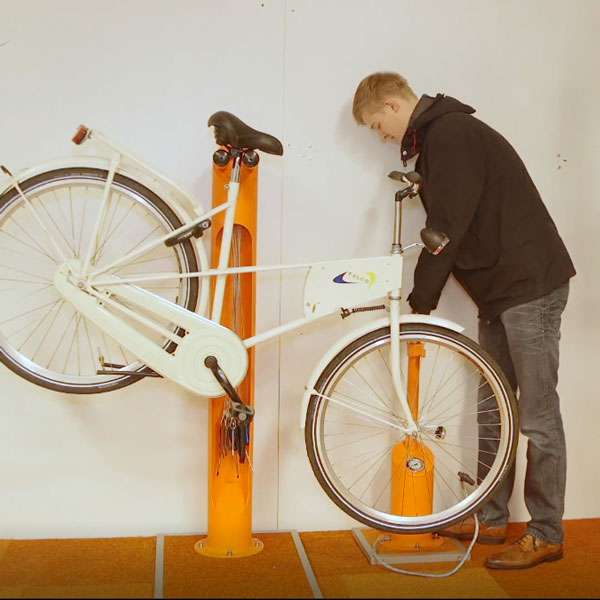 Cykelparkering til ethvert behov | Skab bedre vilkår for cyklisme | FalcoFix 2.0 cykelreparationssøjle | image #5 |  