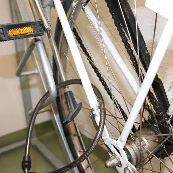 FalcoVert semi-vertikal cykelparkering