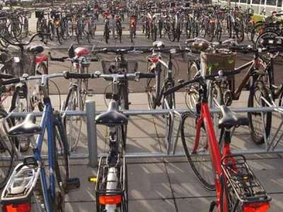 Ny cykelparkering hos Rybners Gymnasium i Esbjerg.