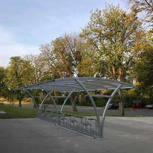 Stilren og solid overdækket cykelparkering til Campus i Aabenraa