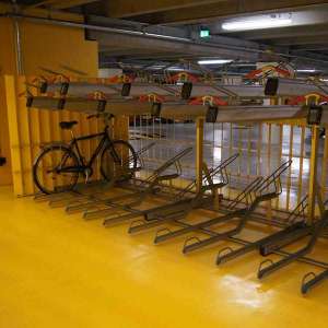 Etagecykelparkering på Odenses nederste etage