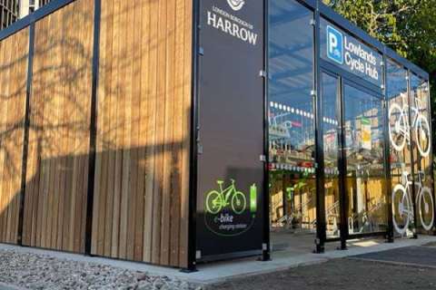 Cykelhub ved Harrow on the Hill Station, London