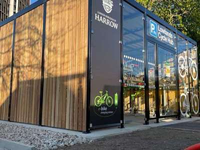 Cykelhub ved Harrow on the Hill Station, London