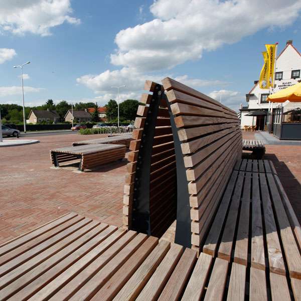 straatmeubilair parkbank buitenbank zitbank zitelement tapis du bois