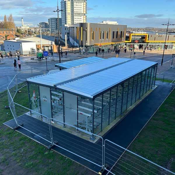 Falco U.K. installerer moderne cykelhub på Wolverhampton Station