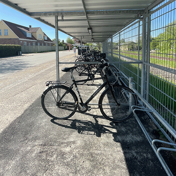 Kvistgård Station med ny cykelparkeringsløsning