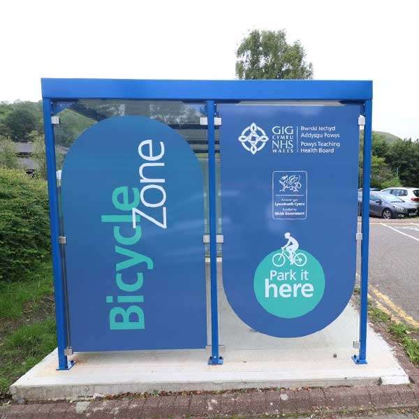Falco UK indgår partnerskab med Solarcycle om at lancere cykelskure med 100% solcelledrevet vedvarende energi til opladning af e-cykler