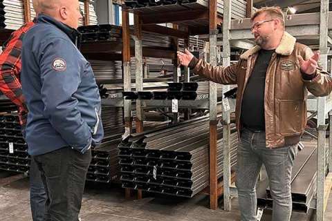 Vores dygtige montører på besøg hos Falco Hollands fabrik