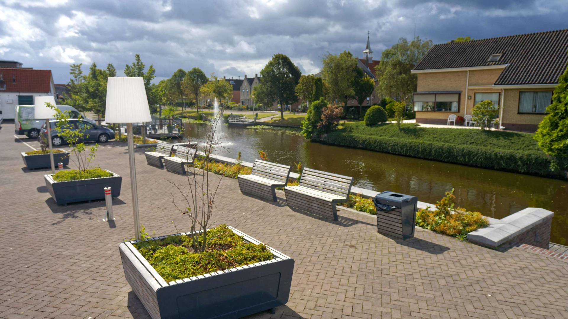 Straatmeubilair centrum Strijen
