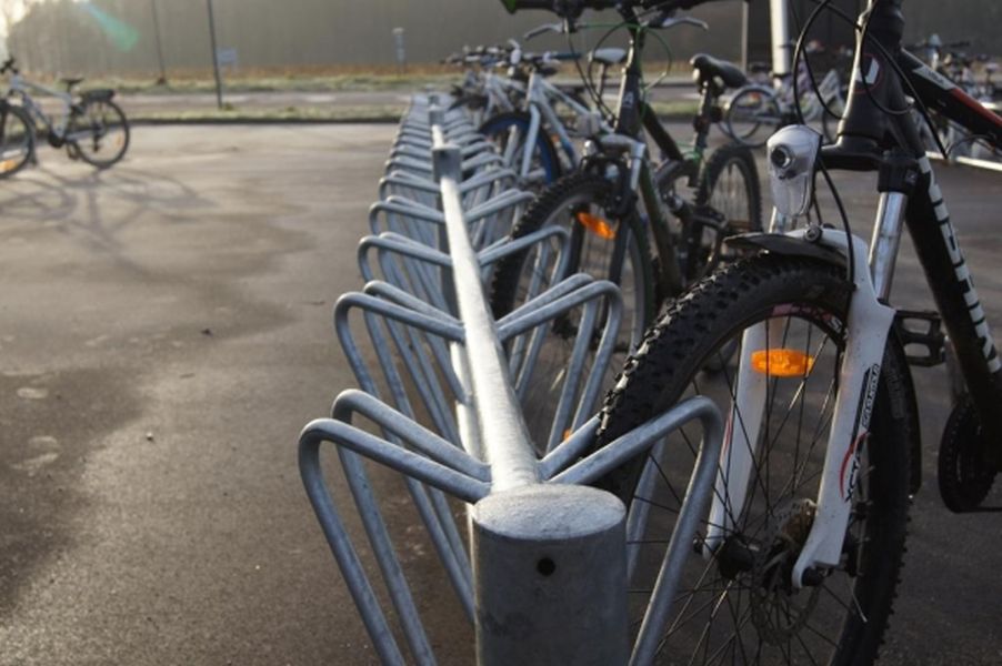 Ny cykelparkering hos Rybners Gymnasium i Esbjerg.
