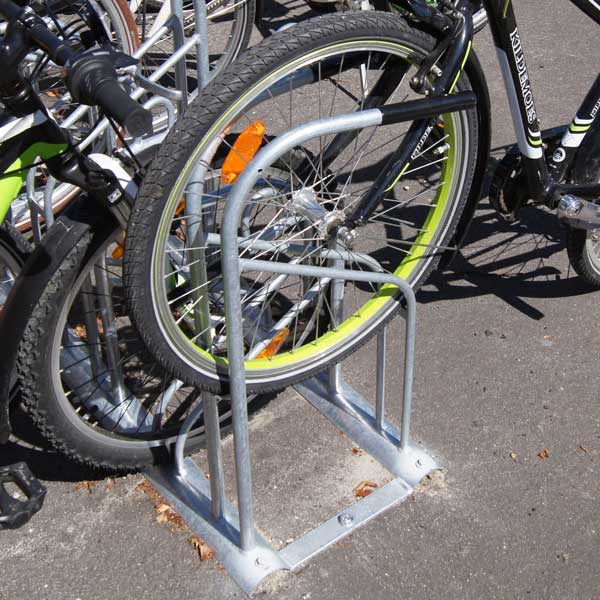 KAB og Falco A/S kræser for cyklisterne