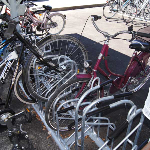 KAB og Falco A/S kræser for cyklisterne