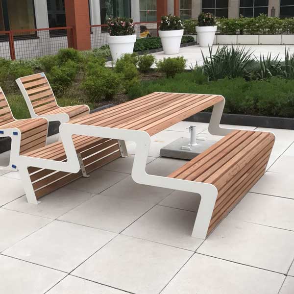 Ejendomskompleks er blevet indrettet med Falco parkmøbler