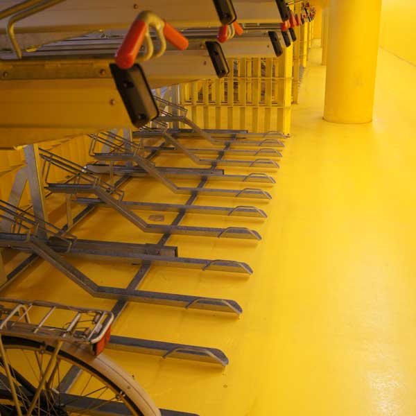 Etagecykelparkering på Odenses nederste etage