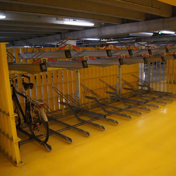 Etagecykelparkering på Odenses nederste etage