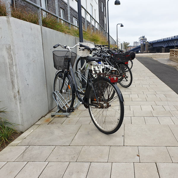 Cykelparkering ved havnefronten i Nørresundby