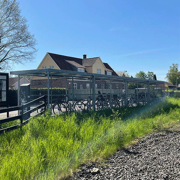 Kvistgård Station med ny cykelparkeringsløsning