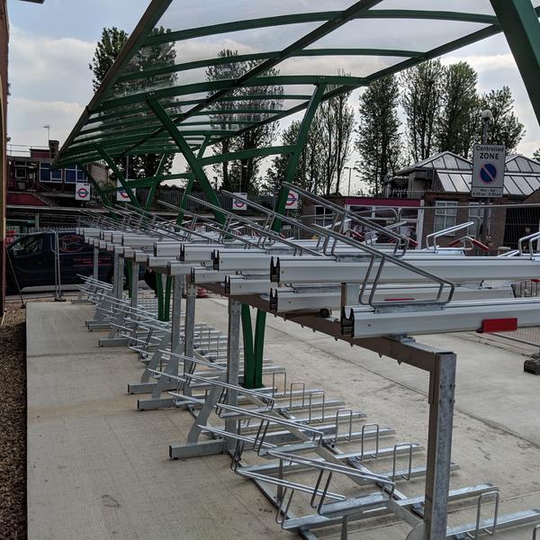 Etagecykelparkering til Rickmansworth Station vest for London