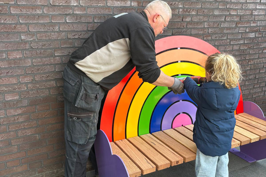Når en idé fra et barn bliver til en bænk i virkeligheden