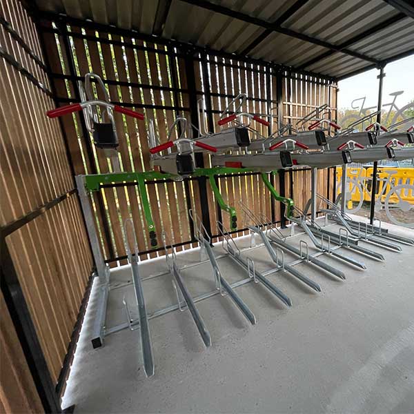 Cykelhub ved Harrow on the Hill Station, London