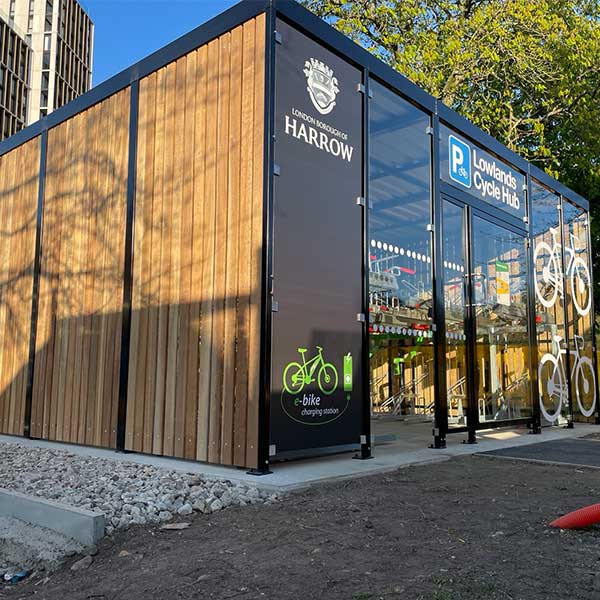 Cykelhub ved Harrow on the Hill Station, London