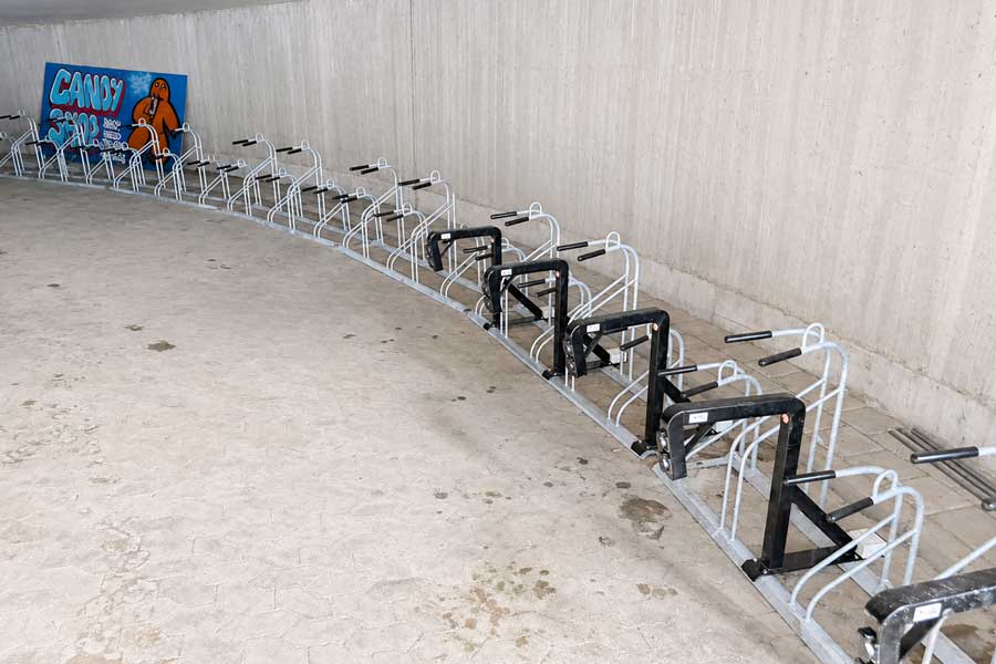 20 cykelparkeringspladser hos Københavns Politi