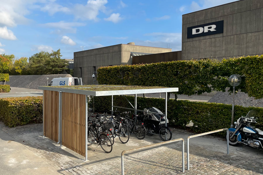 Cykeloverdækning og cykelparkering hos DR i Aarhus