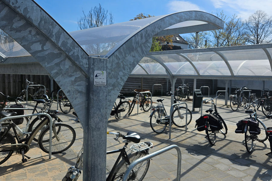 Fremtidssikret cykelparkering ved et regionalt busknudepunkt