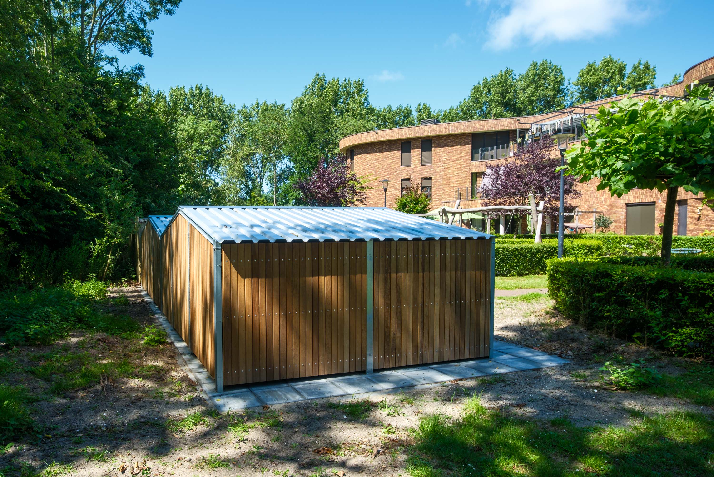 Sikker og stilfuld cykeloverdækning og opbevaring ved bo- og omsorgscenter