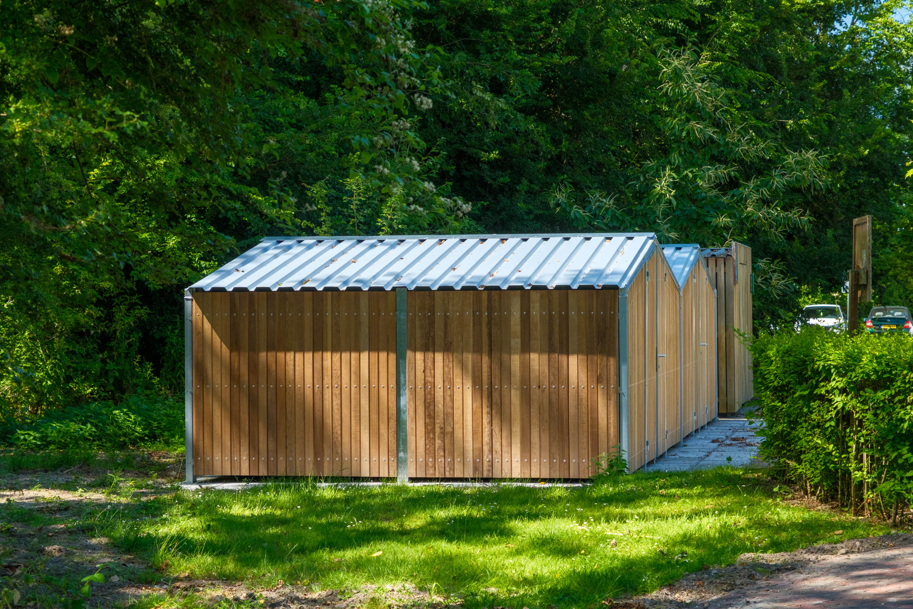 Sikker og stilfuld cykeloverdækning og opbevaring ved bo- og omsorgscenter