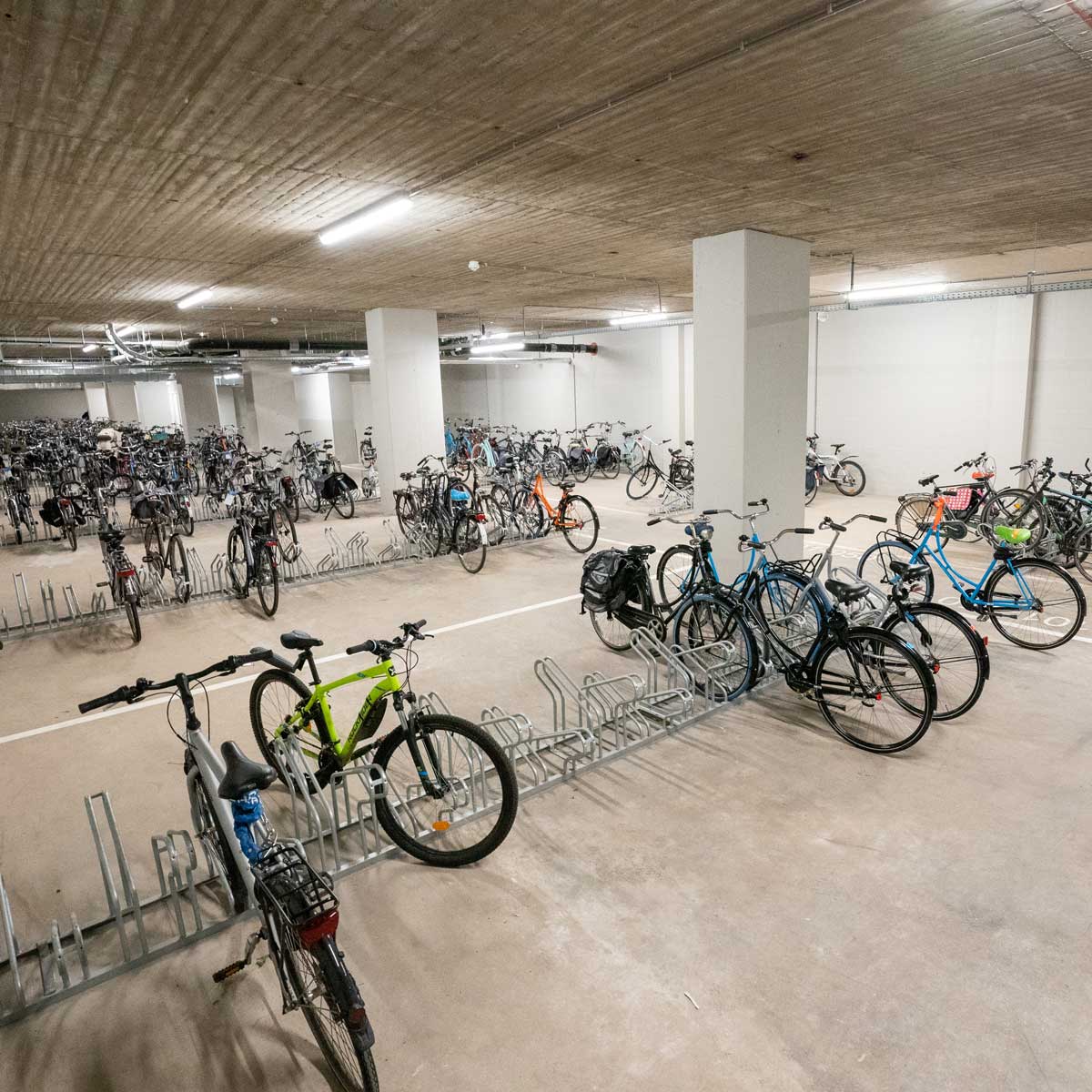 Falco A-11 dobbeltsidet cykelstativ