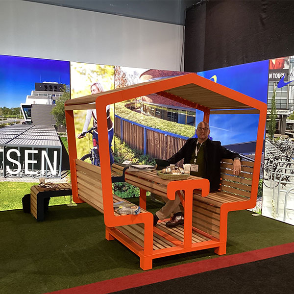 straatmeubilair overdekte zitplek jop