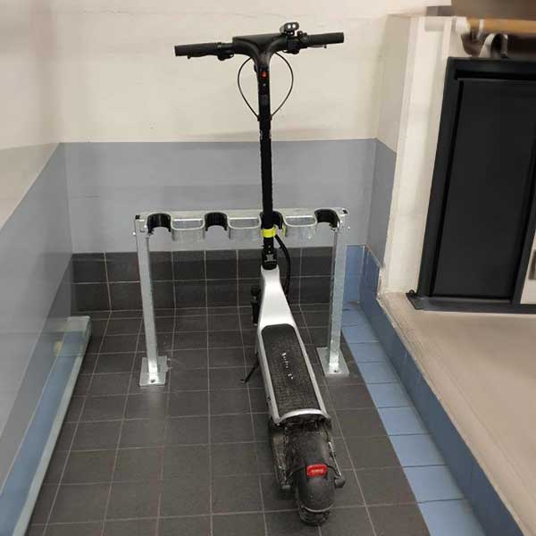 FalcoRush - Holder til løbehjul