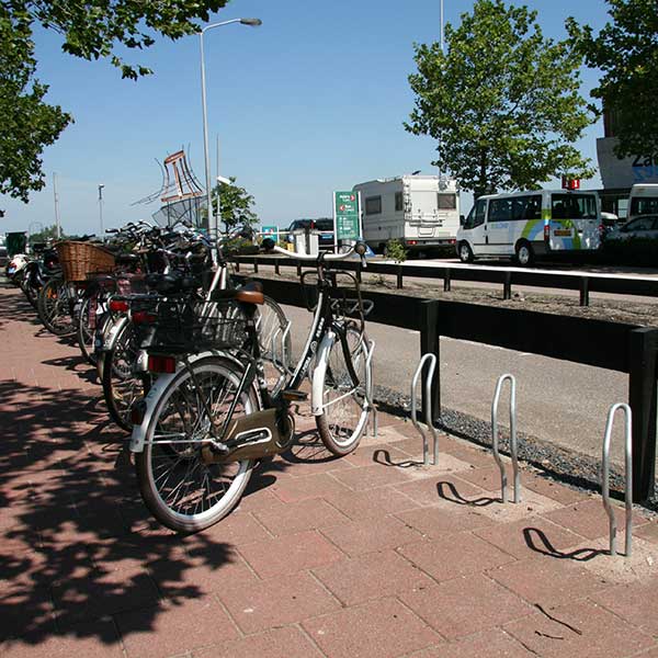Falco F-7 / F-8 — fritstående cykelklemmer til fleksibel og enkel cykelparkering