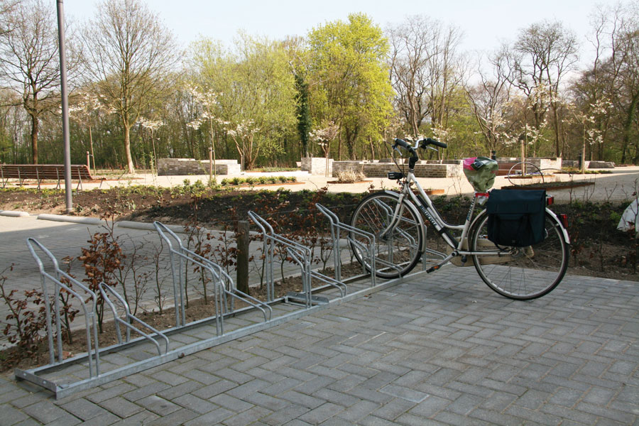 FalcoSound — DGNB-egnet cykelparkering med 400 mm CTC og højdeforskydning