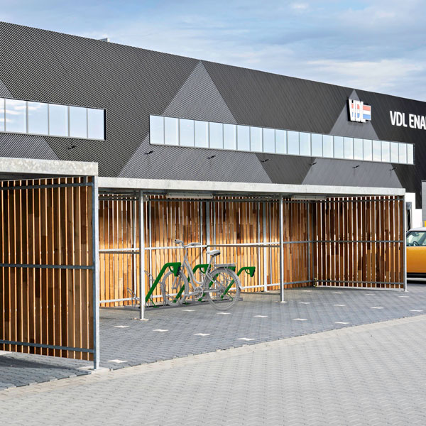 FalcoSound cykelstativ med ladestationer til elcykler